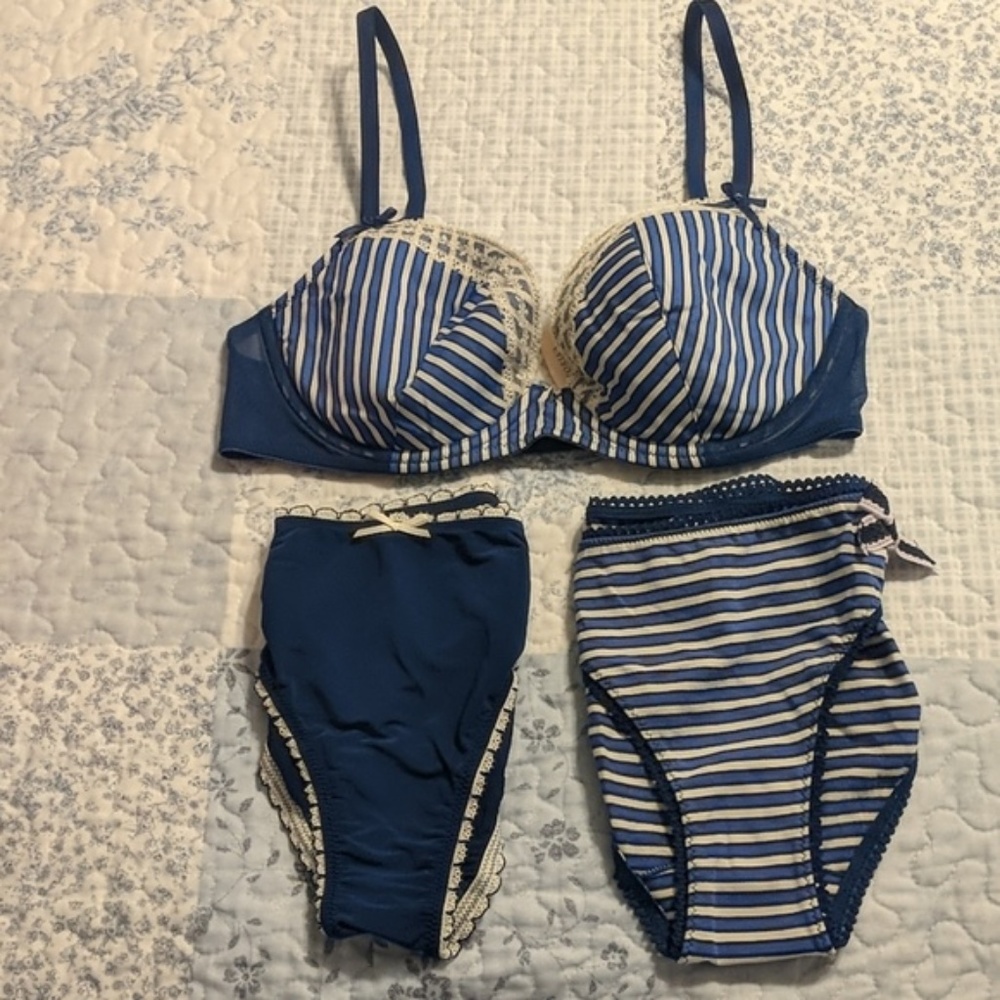 Victoria's Secret Bra and Panty Set